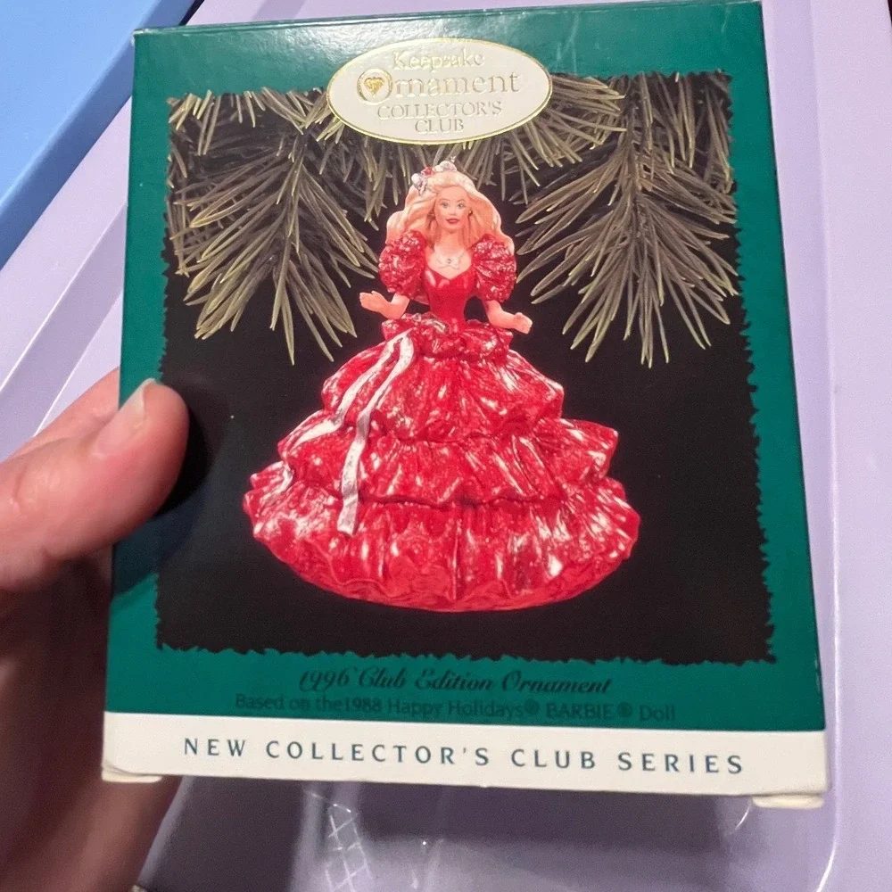 Hallmark 1996 Keepsake Ornament 1988 Happy Holidays Barbie Club Edition QXC4181